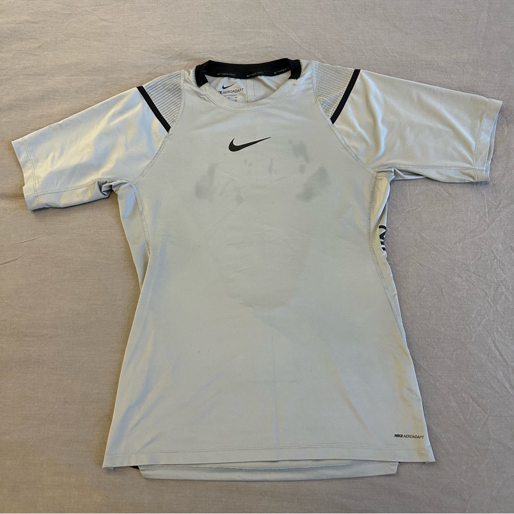 Nike Pro Aeroadapt Men's Training T-shirt - Small